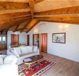 1 Bedroom Apartment with 2 Shared Pools, sleeps 2